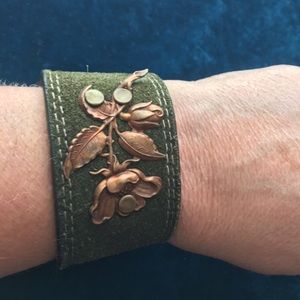 THE GAP Genuine Leather Cuff